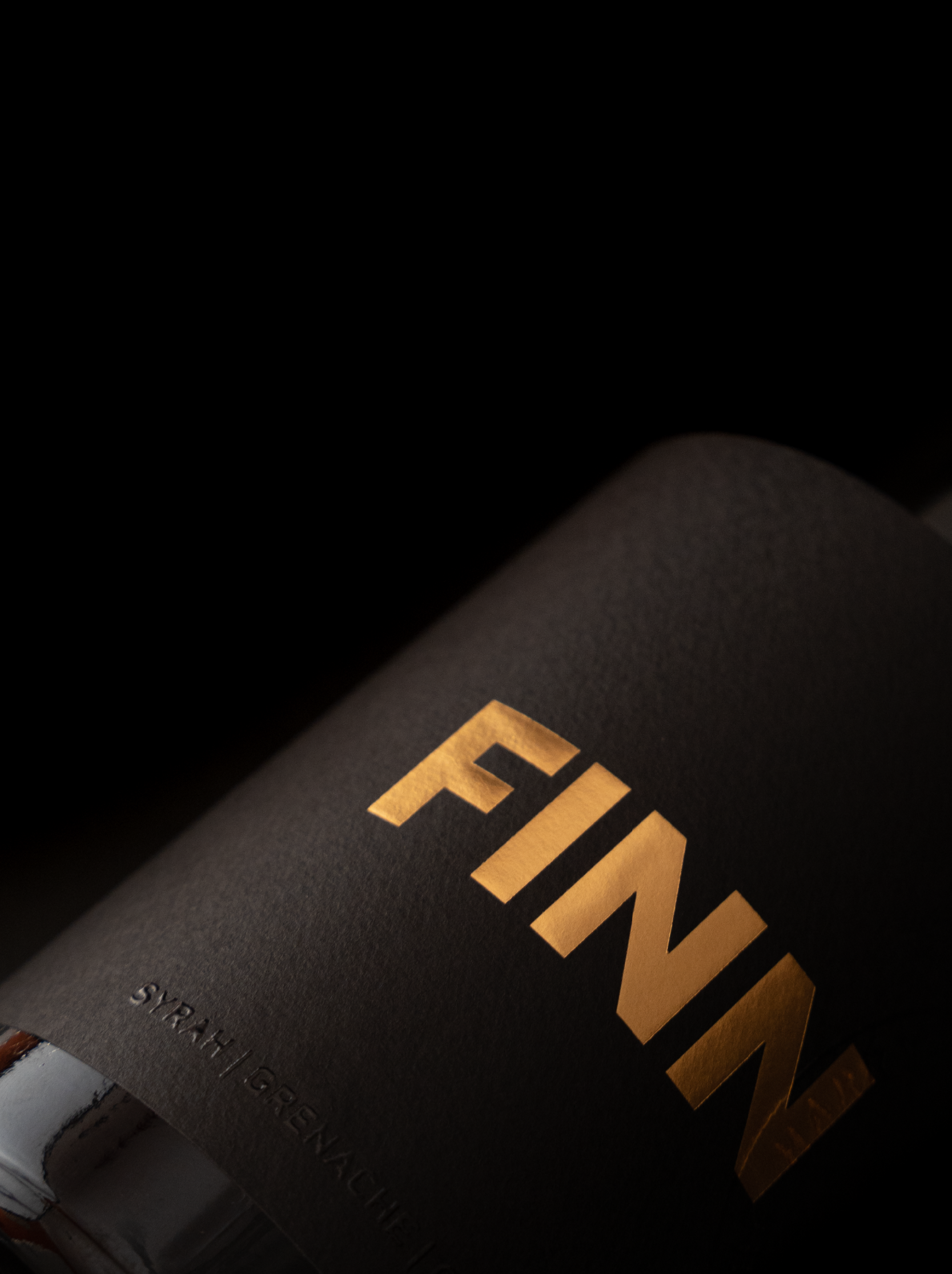 Harry Hartman FINN 2022, Rhône Blend 65% Shiraz, 19% Grenache Noir, 17% Cinsaut, Awarded 90 points Silver for the Trophy Wine Awards 2023 by Investec and 93 points and placing Top 10 for the Prescient Signature Red Blend Report 2023, 750 mL red wine bottle label